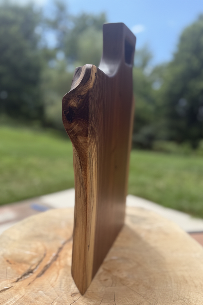 Vibrant Side-Edge Walnut Board